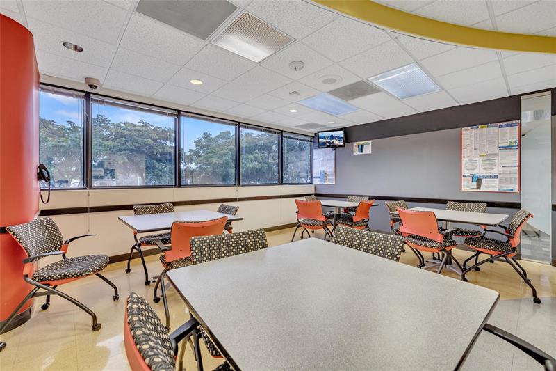 Image 31 of 46 For 3363 Commercial Blvd.  202a, 201a