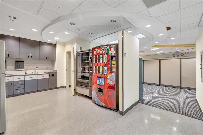 Image 28 of 45 For 3363 Commercial Boulevard  202a