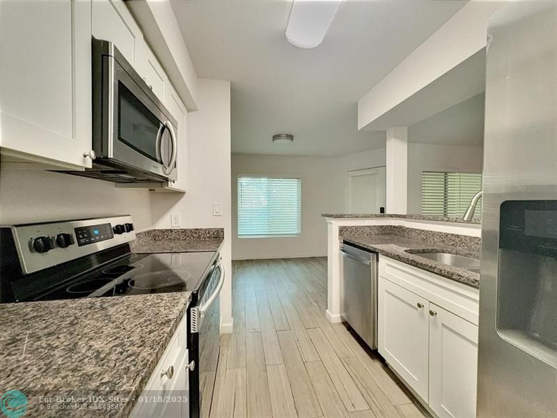 Image 3 of 12 For 2425 33rd St  1304