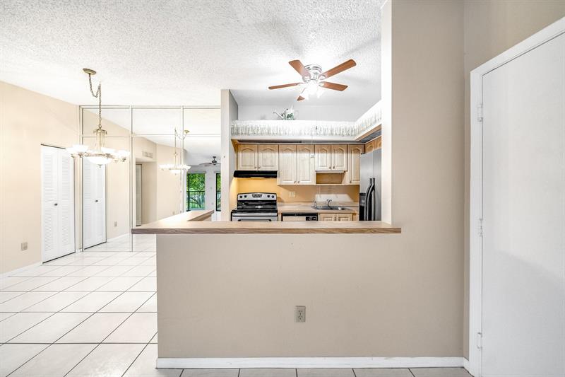 Image 10 of 30 For 9933 Belfort Cir  201
