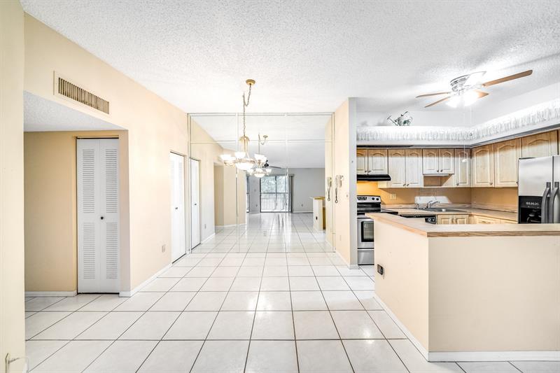 Image 13 of 30 For 9933 Belfort Cir  201