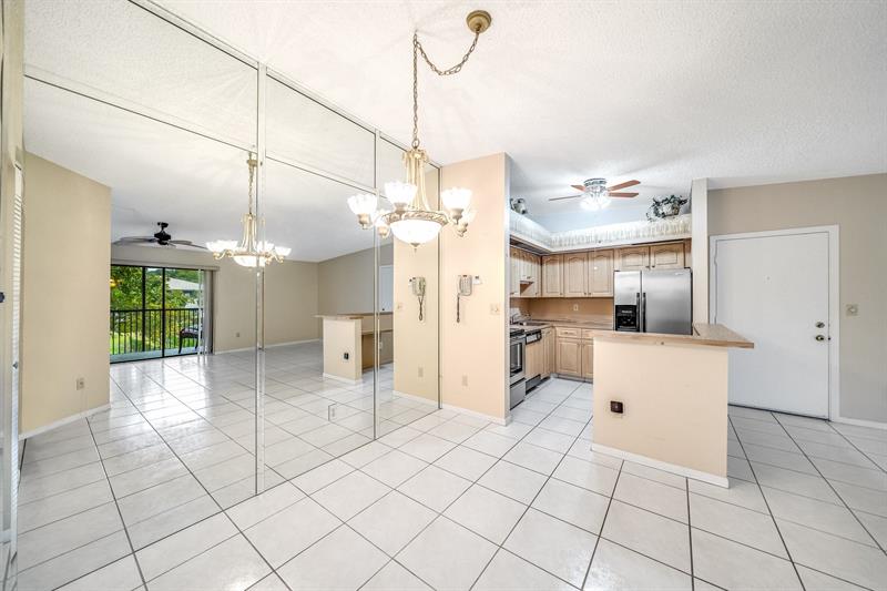 Image 14 of 30 For 9933 Belfort Cir  201