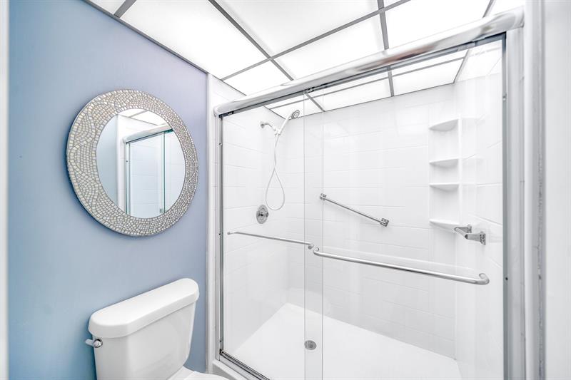 Image 23 of 30 For 9933 Belfort Cir  201