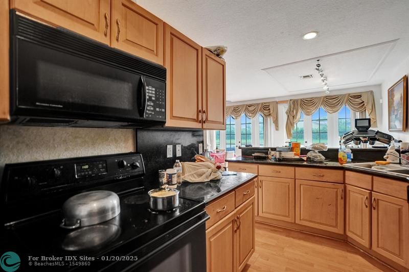 Image 12 of 41 For 12312 Royal Palm Blvd  6