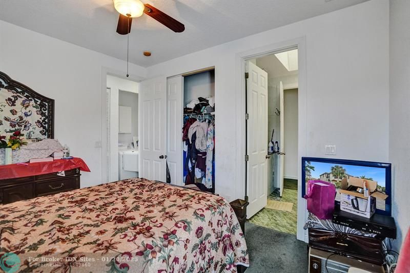 Image 16 of 41 For 12312 Royal Palm Blvd  6