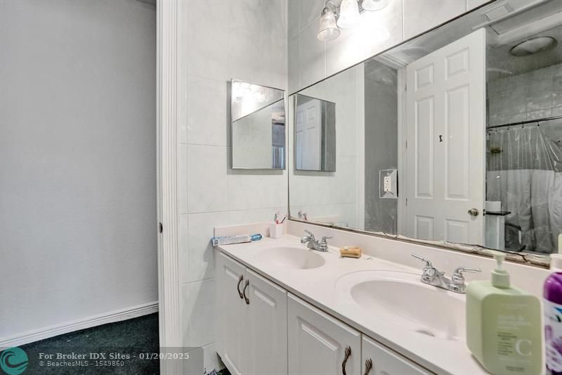 Image 18 of 41 For 12312 Royal Palm Blvd  6