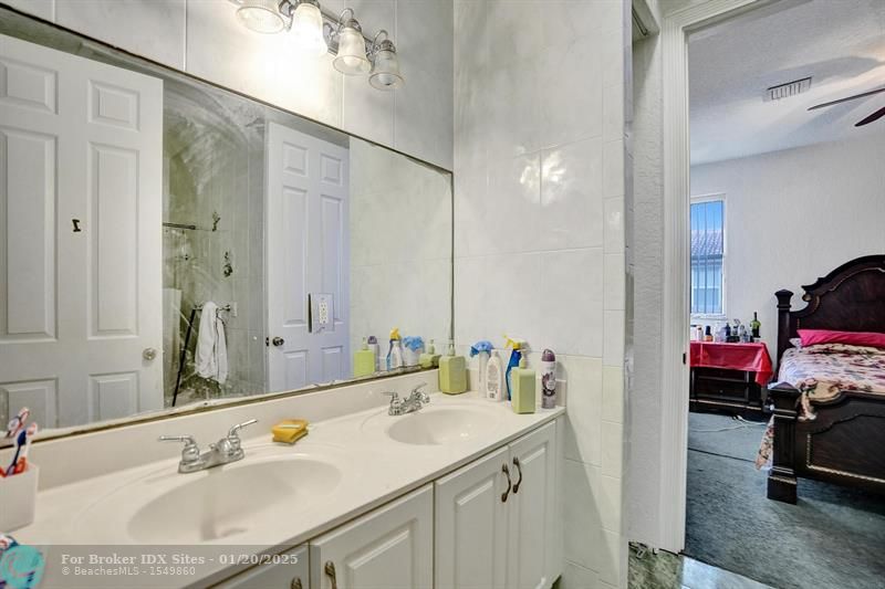 Image 19 of 41 For 12312 Royal Palm Blvd  6