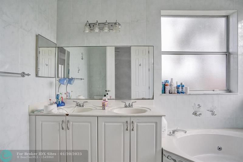 Image 23 of 41 For 12312 Royal Palm Blvd  6