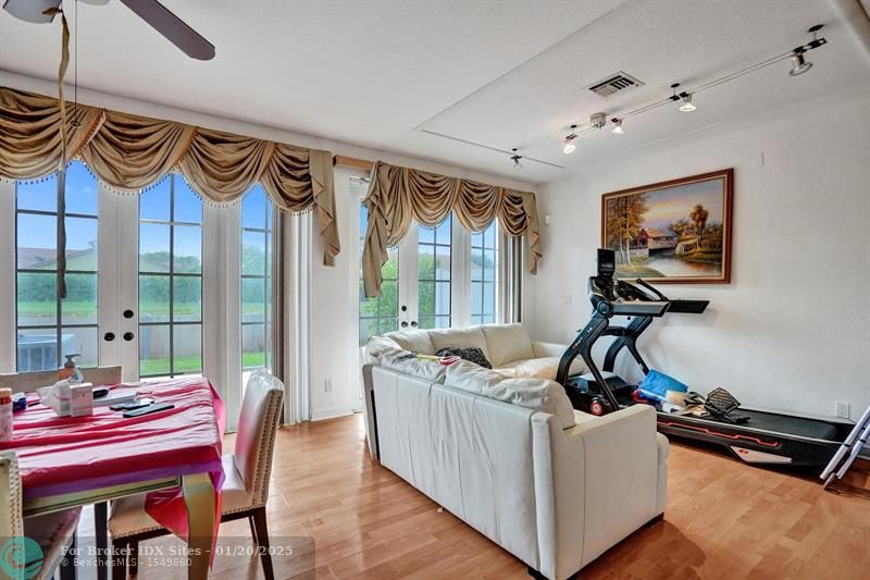 Image 8 of 41 For 12312 Royal Palm Blvd  6