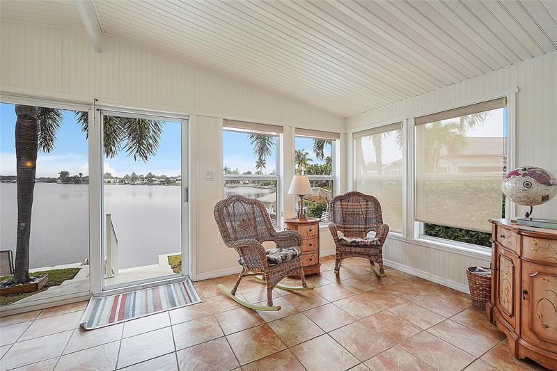 Image 10 of 36 For 5450 Lagoon Dr