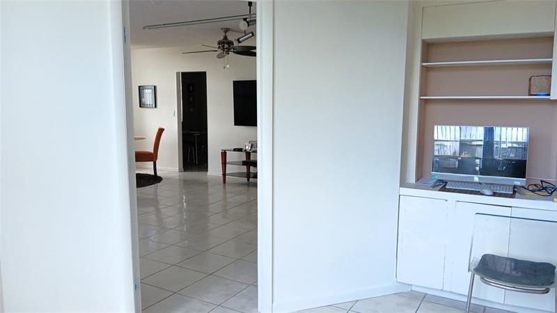 Image 12 of 25 For 4330 Hillcrest Dr  311