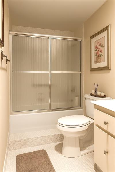 Image 16 of 25 For 4330 Hillcrest Dr  311