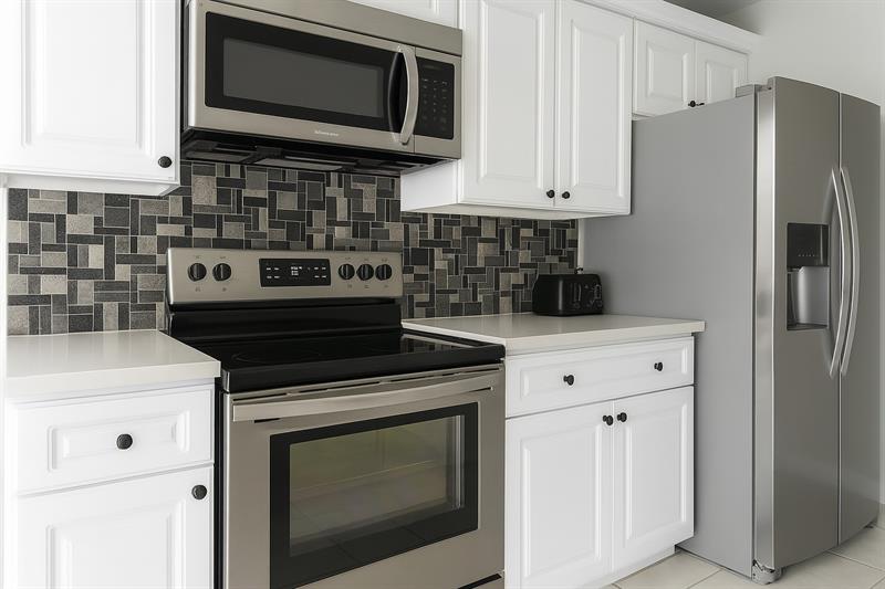 Image 6 of 25 For 4330 Hillcrest Dr  311