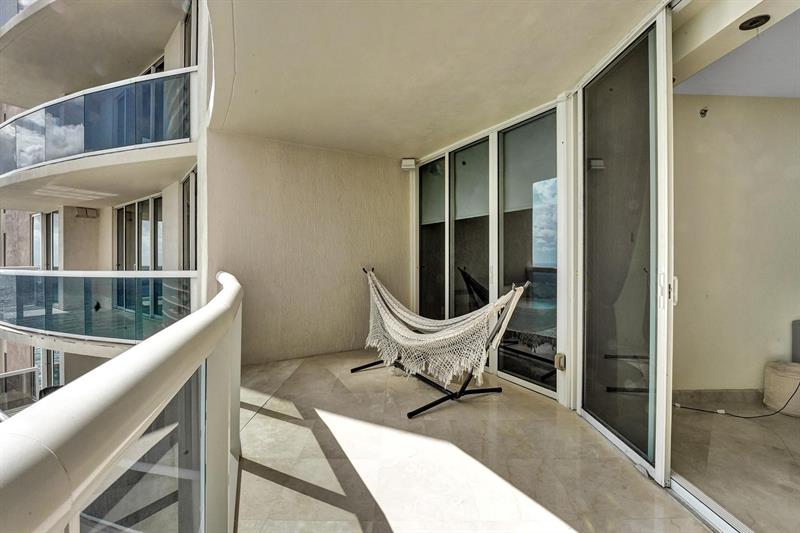 Image 10 of 52 For 18911 Collins Ave  2706