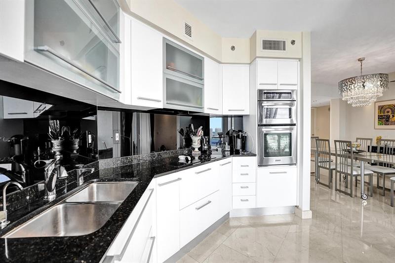 Image 16 of 52 For 18911 Collins Ave  2706