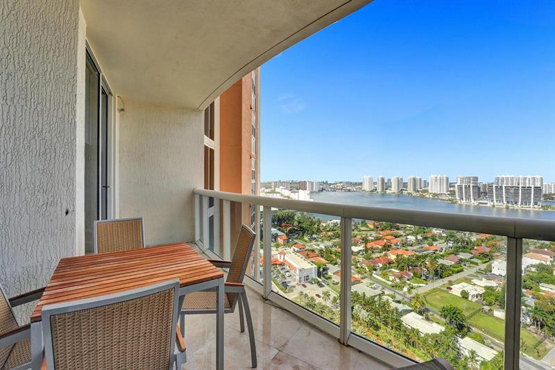 Image 19 of 52 For 18911 Collins Ave  2706
