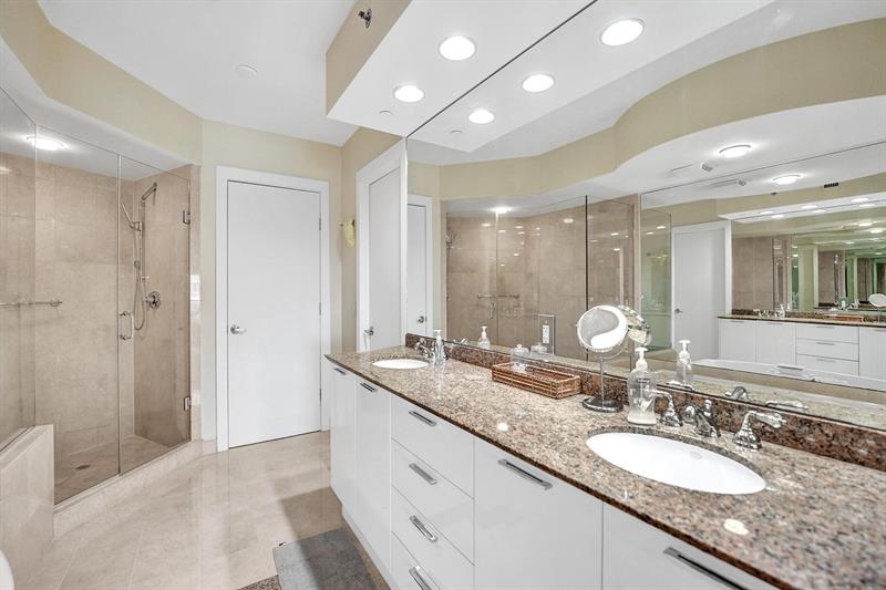 Image 26 of 52 For 18911 Collins Ave  2706