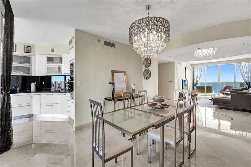 Image 27 of 52 For 18911 Collins Ave  2706
