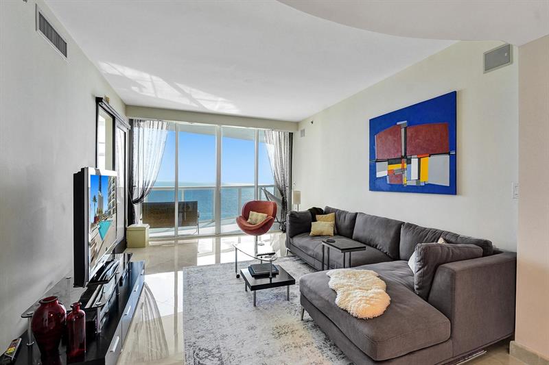 Image 3 of 52 For 18911 Collins Ave  2706