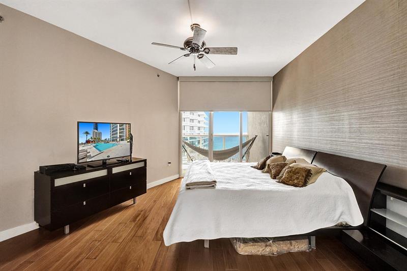 Image 30 of 52 For 18911 Collins Ave  2706