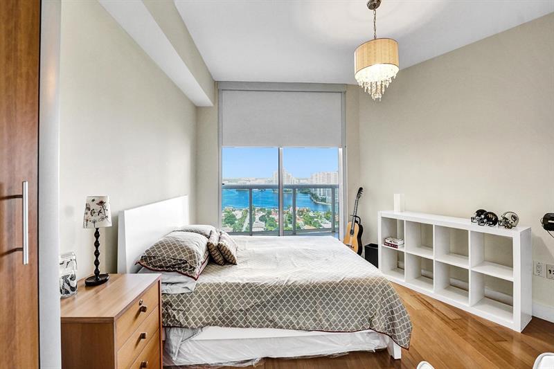 Image 35 of 52 For 18911 Collins Ave  2706