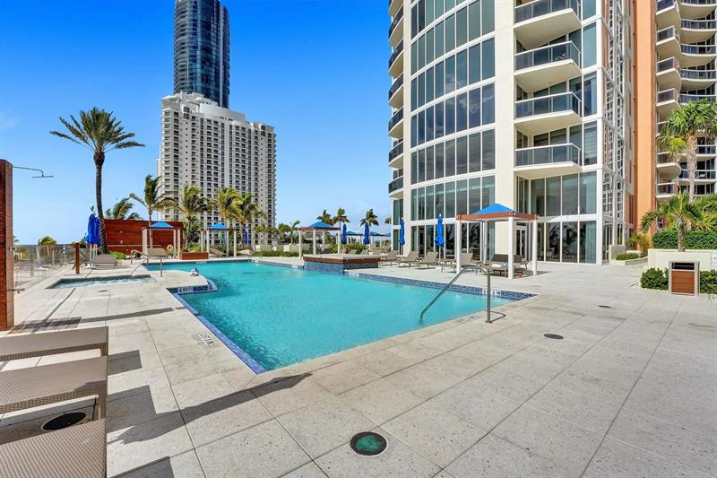 Image 47 of 52 For 18911 Collins Ave  2706