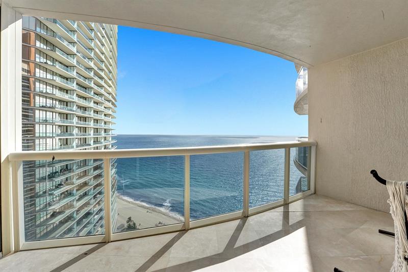 Image 7 of 52 For 18911 Collins Ave  2706