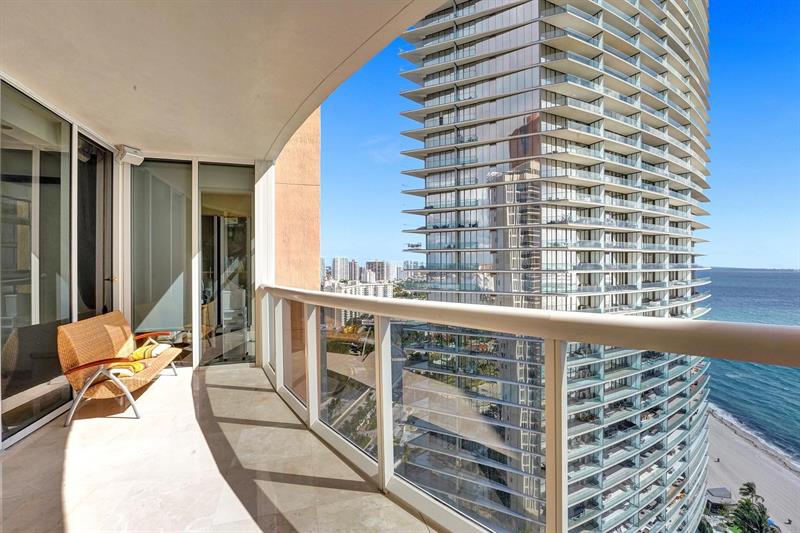 Image 9 of 52 For 18911 Collins Ave  2706