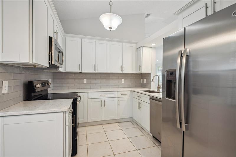 Image 9 of 24 For 8292 Waterline Dr  106