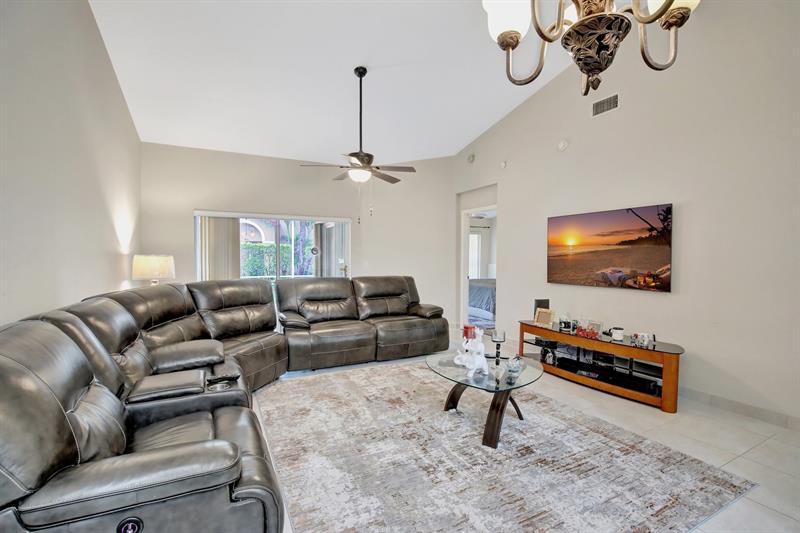 Image 14 of 41 For 9720 Malvern Dr  F