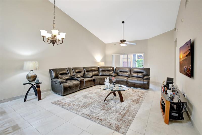 Image 15 of 41 For 9720 Malvern Dr  F