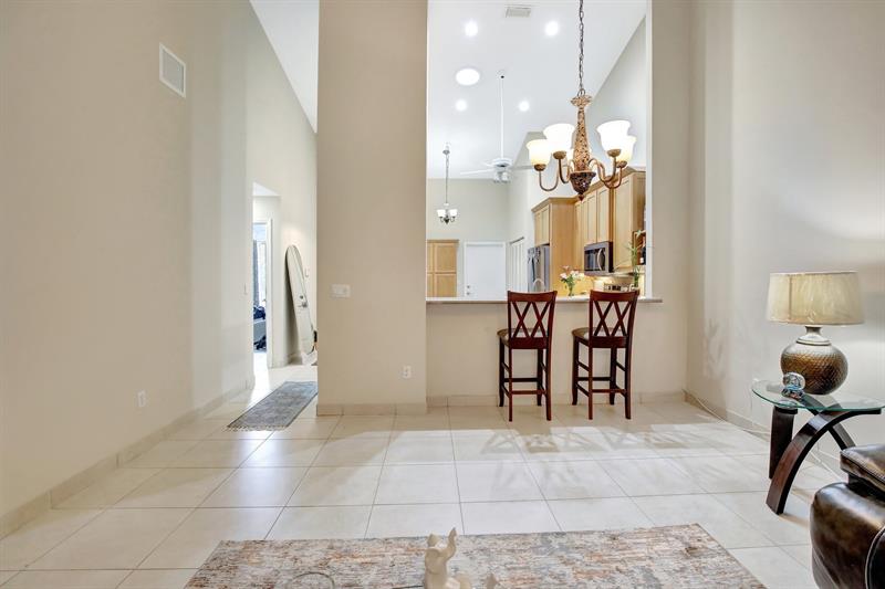 Image 17 of 41 For 9720 Malvern Dr  F