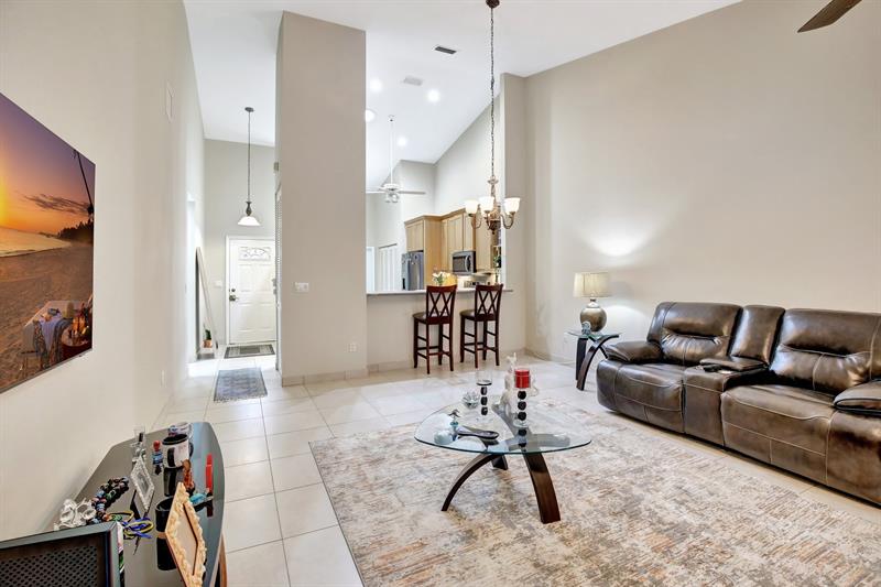 Image 19 of 41 For 9720 Malvern Dr  F