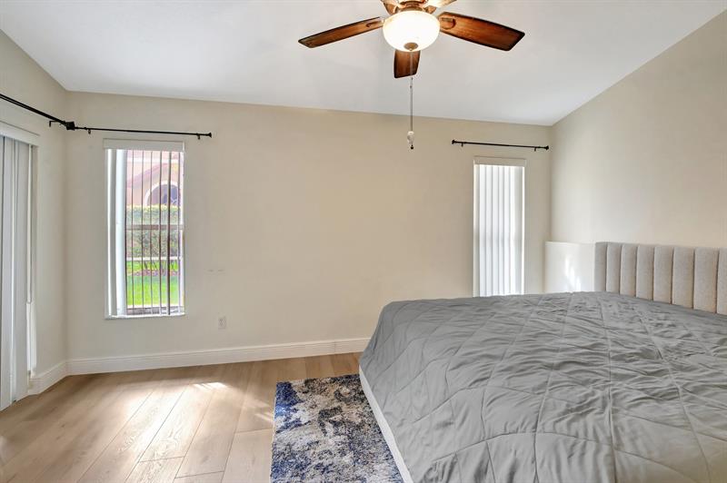 Image 22 of 41 For 9720 Malvern Dr  F