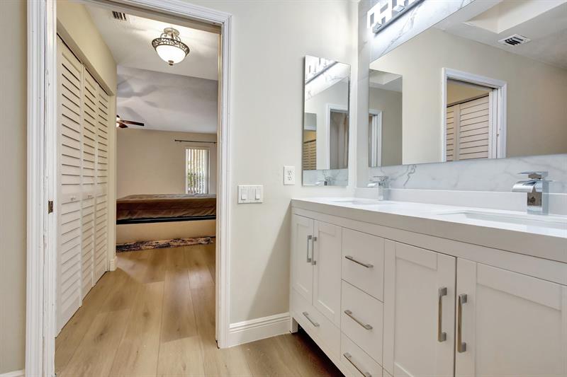 Image 28 of 41 For 9720 Malvern Dr  F