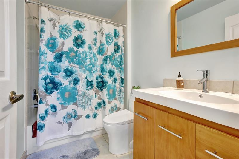 Image 32 of 41 For 9720 Malvern Dr  F