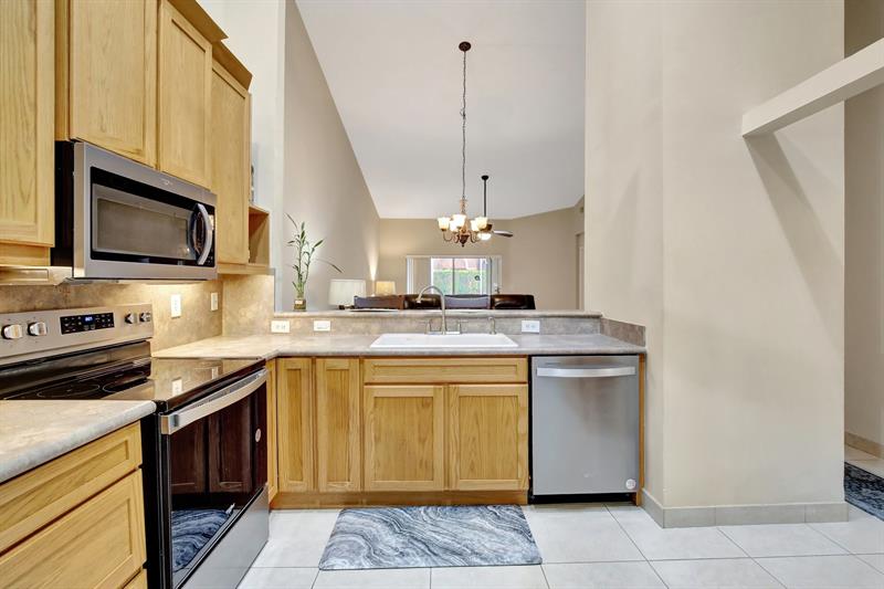 Image 8 of 41 For 9720 Malvern Dr  F
