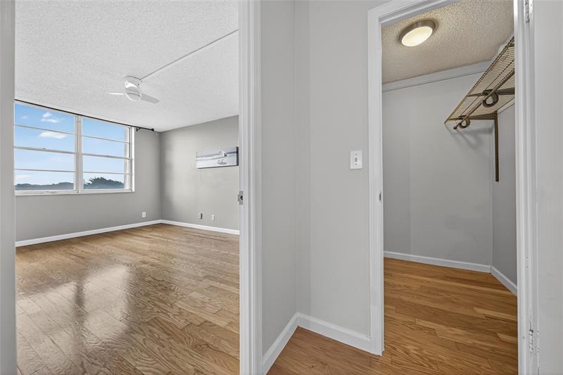 Image 12 of 27 For 1625 10th Ave  506