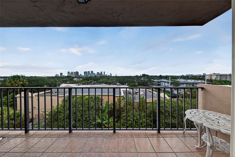 Image 15 of 27 For 1625 10th Ave  506