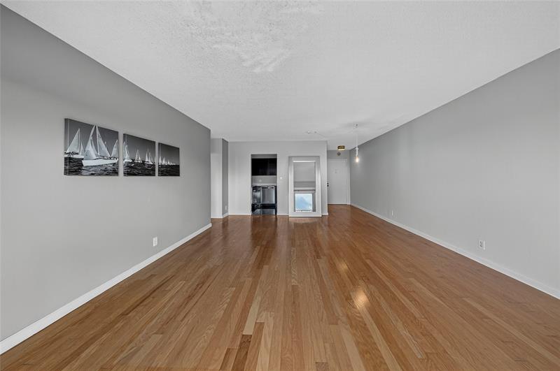 Image 3 of 27 For 1625 10th Ave  506