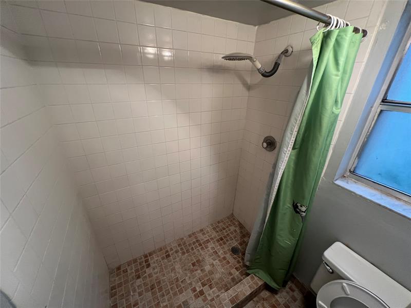 Image 15 of 23 For 5304 6th Ave  F