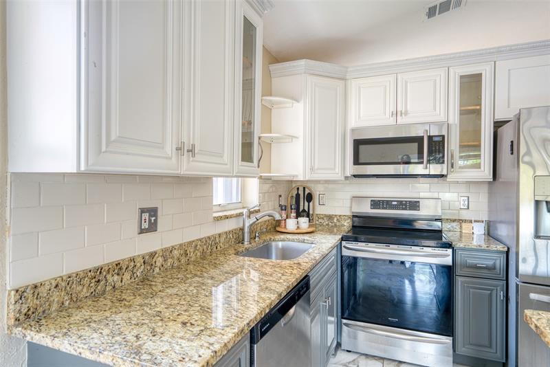 Image 11 of 26 For 6790 69th Ct