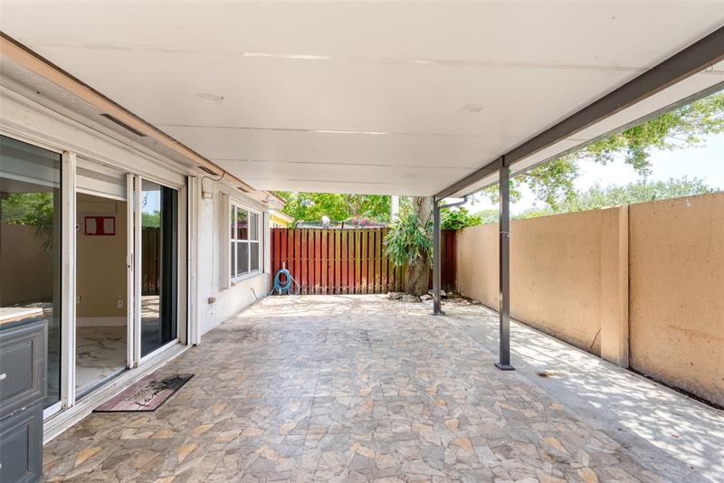 Image 18 of 26 For 6790 69th Ct