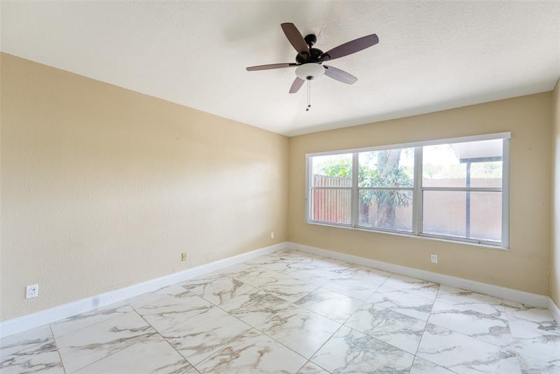 Image 5 of 26 For 6790 69th Ct