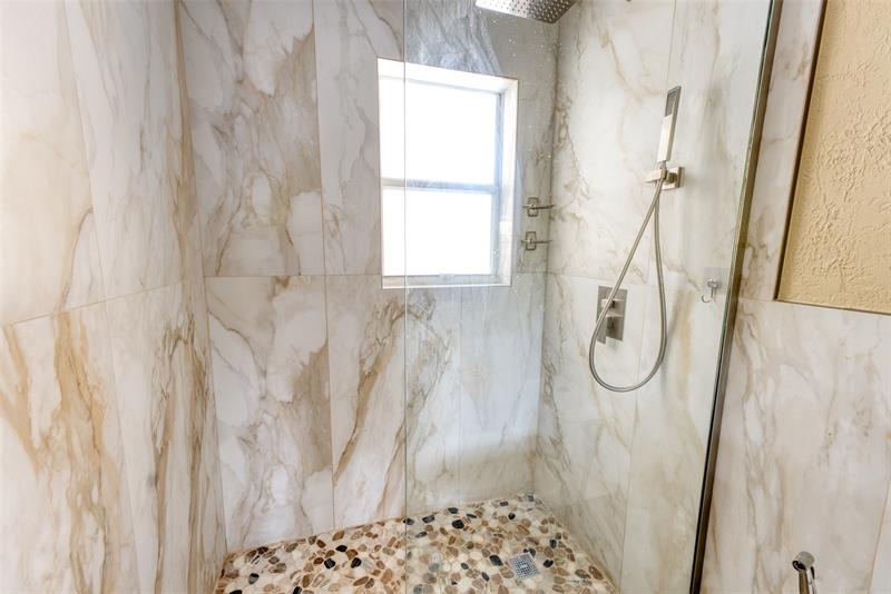 Image 7 of 26 For 6790 69th Ct
