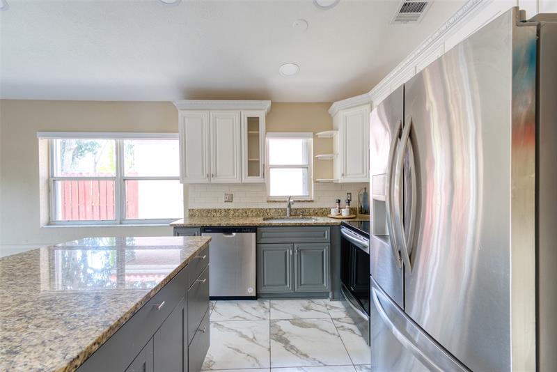 Image 8 of 26 For 6790 69th Ct