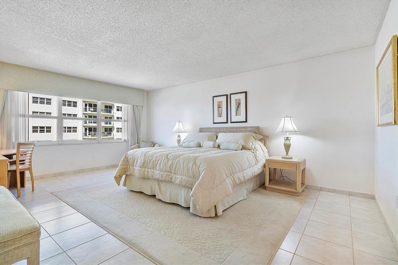 Image 16 of 43 For 3400 Galt Ocean Dr  1709s