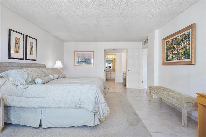 Image 17 of 43 For 3400 Galt Ocean Dr  1709s