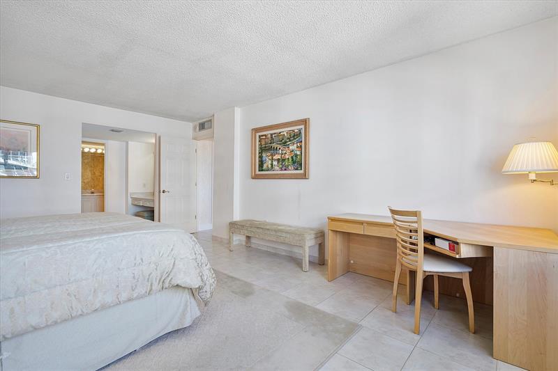 Image 18 of 43 For 3400 Galt Ocean Dr  1709s