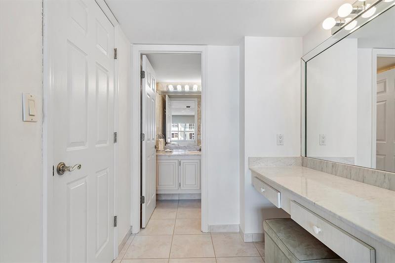 Image 21 of 43 For 3400 Galt Ocean Dr  1709s